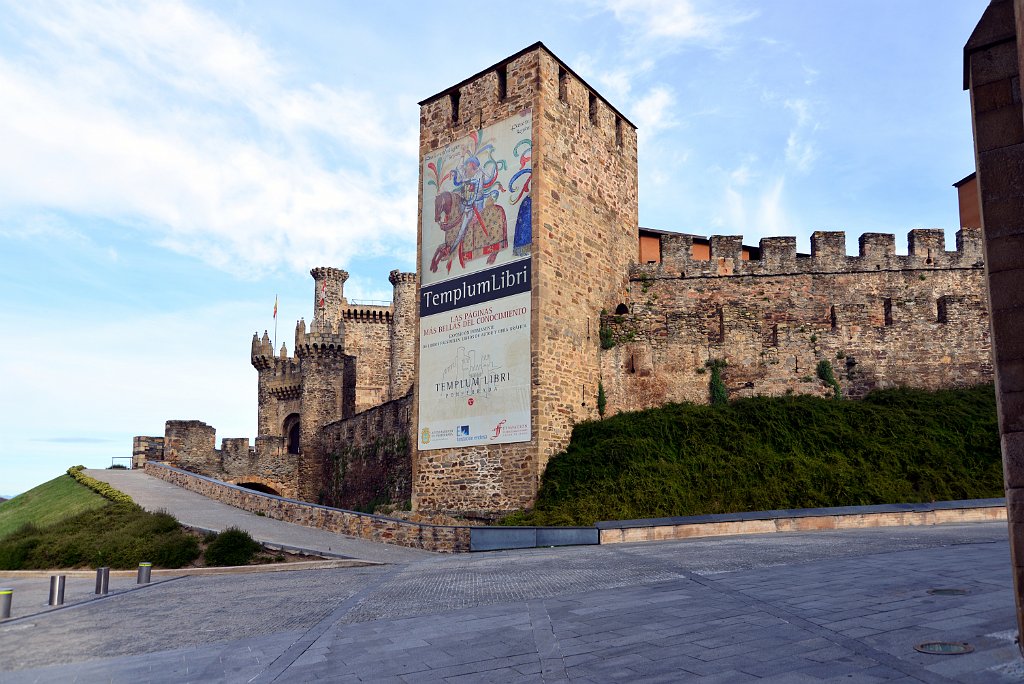 18 Ponferrada - Castello dei Templari.JPG
